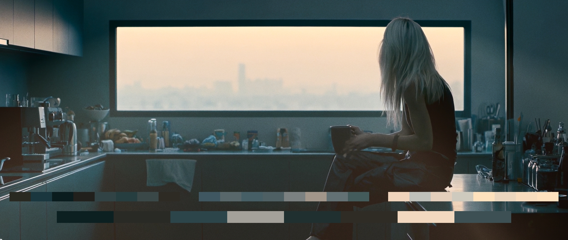 Alpha dans une scène du teaser ARCHIVE Δ, avant son premier défilé à Paris en 2090